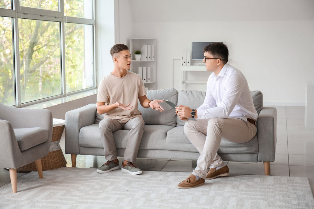 a teen and an adult talk about signs of bpd in teen