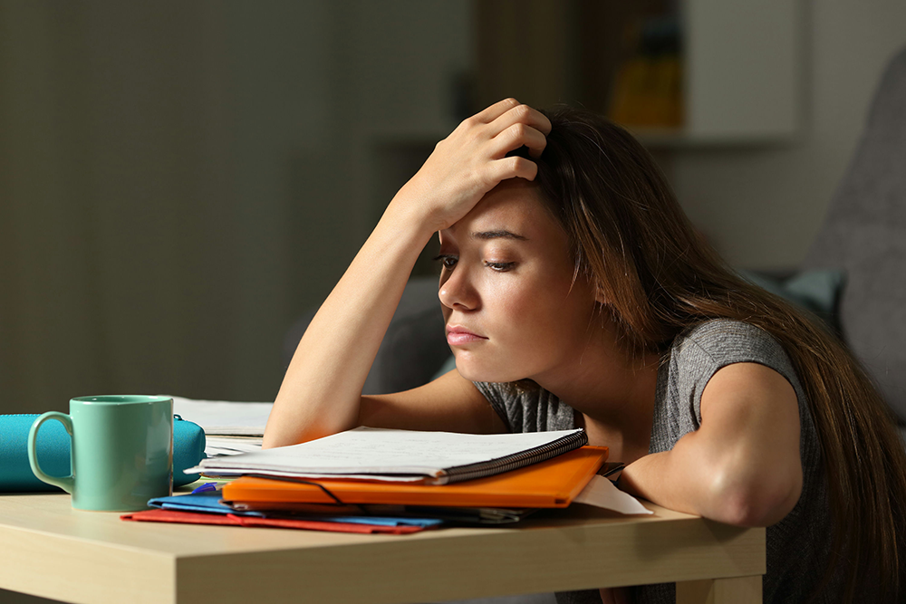 Teen with ADHD struggling to focus on school work